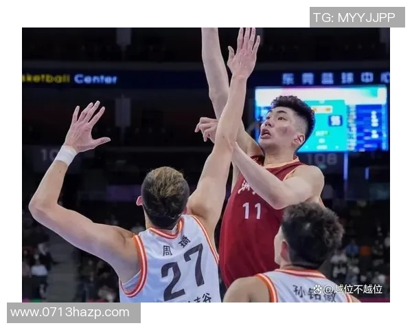 余嘉豪的成长之路与篮球梦想的追逐之旅